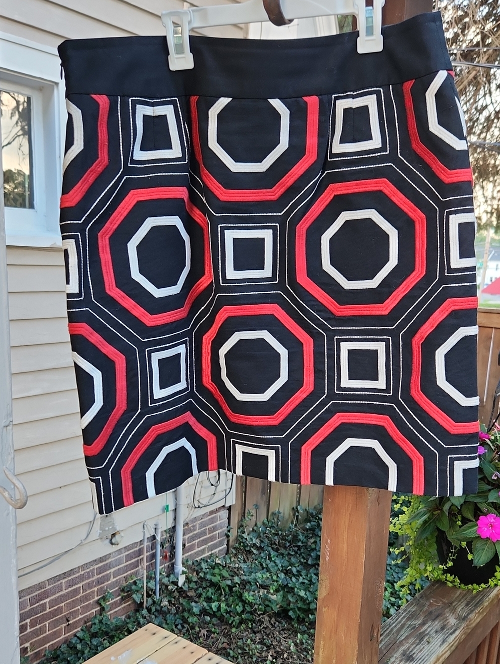 Ann Taylor Black Midi Skirt with Red and White Geometric Print